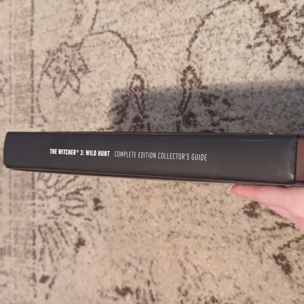 The Witcher 3 Wild Hunt Complete Edition Collector's Guide - Picture 4 of 4